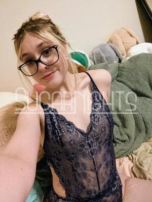 Laynie blonde in lace lingerie and glasses in Las Vegas Laynie blonde in lace lingerie and glasses in Las Vegas