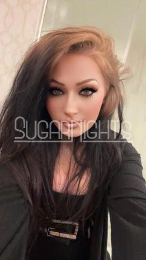 Sin Cityy Charlee in Las Vegas with striking eyes offers full service. Sin Cityy Charlee in Las Vegas with striking eyes offers full service.